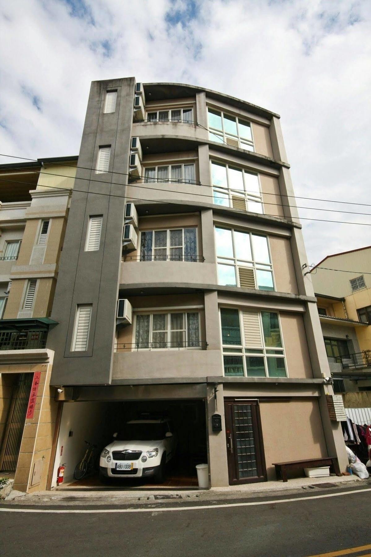 Q House Hotell Nantou Eksteriør bilde